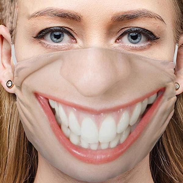 naisten hymy naamio kasvoilla