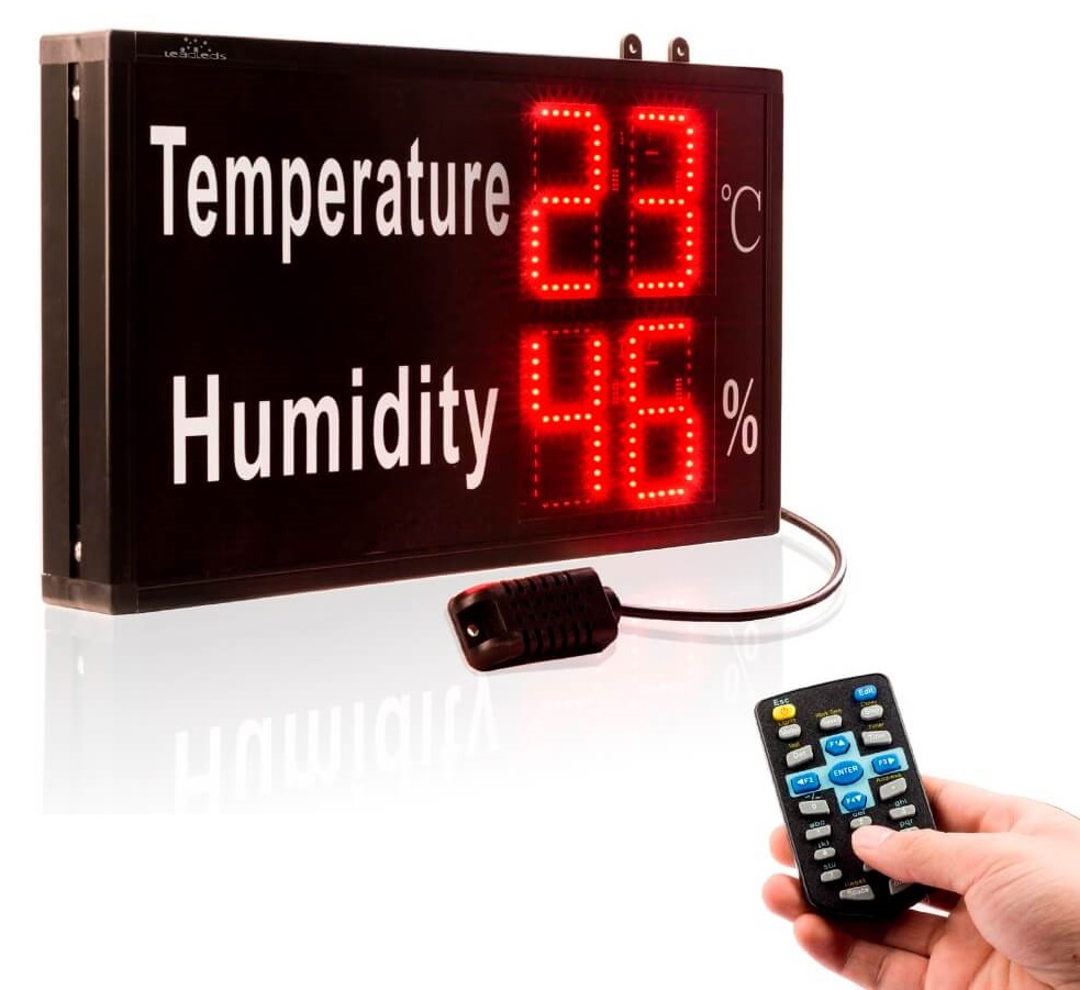 Jääpaneeli lämpötilan ja kosteuden mittarilla