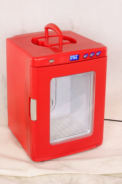 punainen mini cooler jääkaappi retro